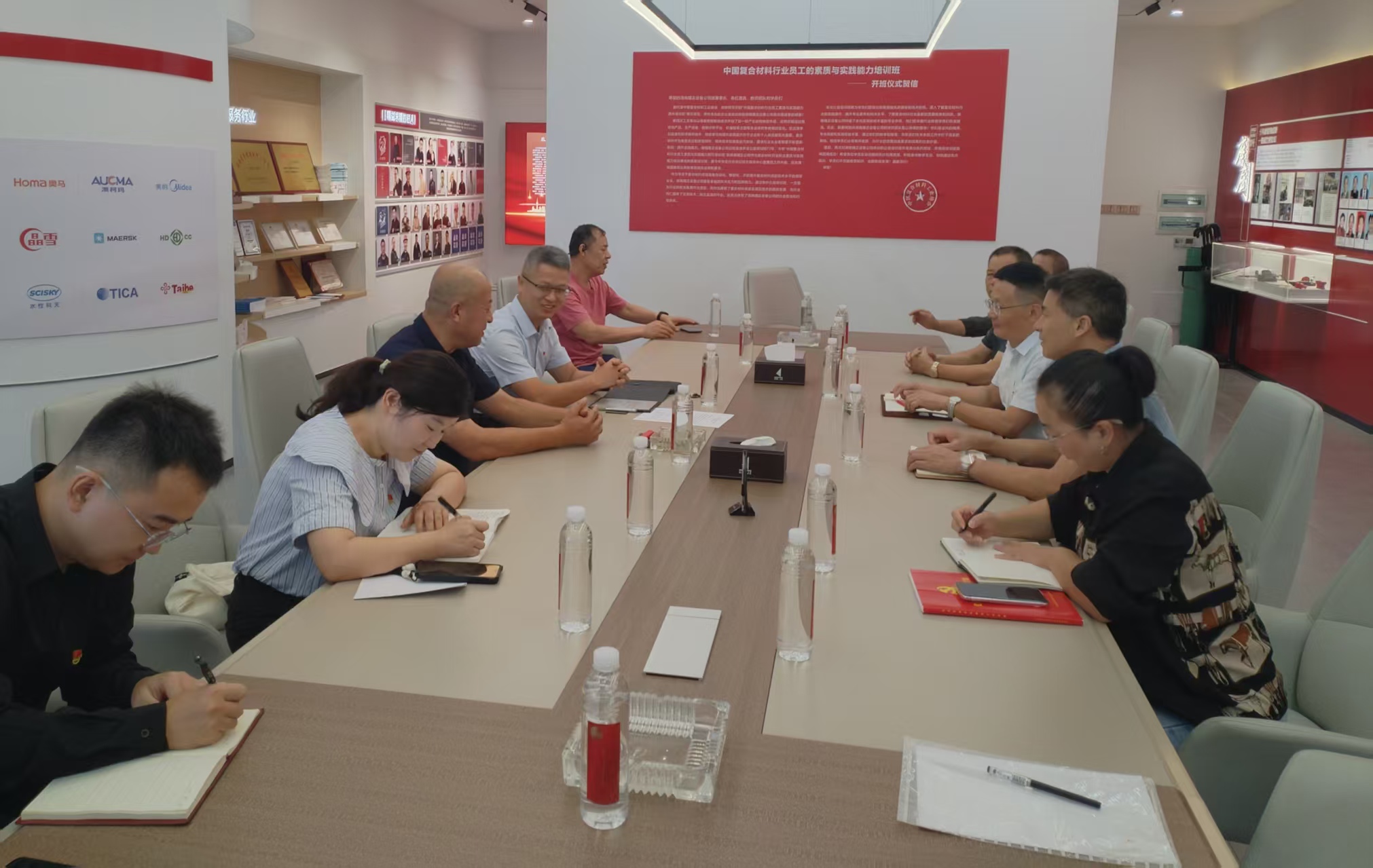 雨湖區(qū)廣場(chǎng)街道黨委書(shū)記一行來(lái)公司調(diào)研